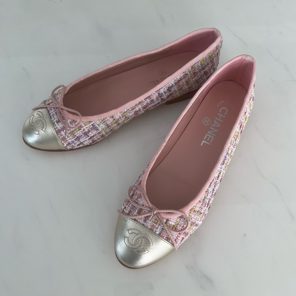 New CHANEL Pink Tweed Ballet Flats / Size 38 - Picture 14 of 14